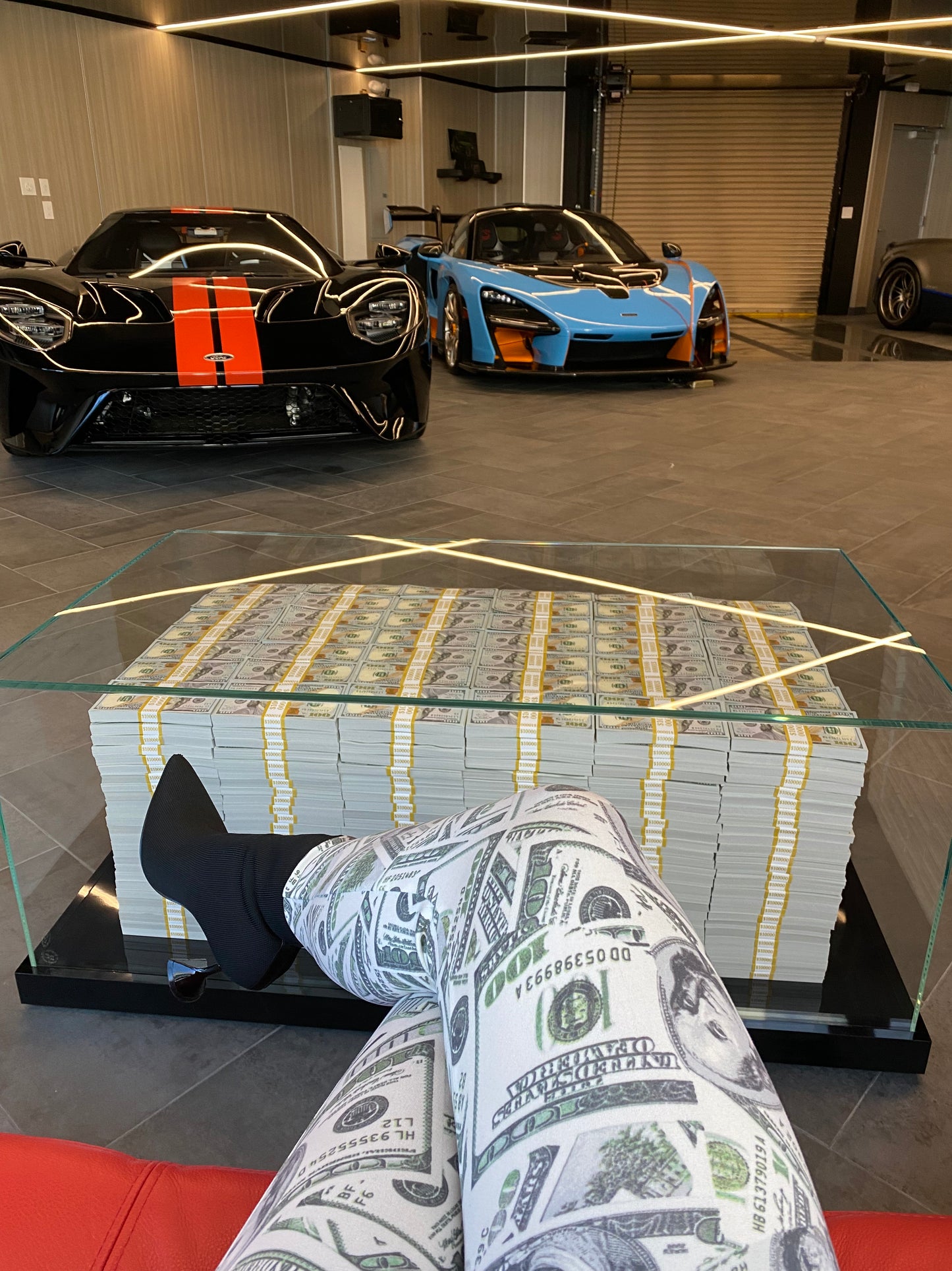 Money Table Porsche Design Tower